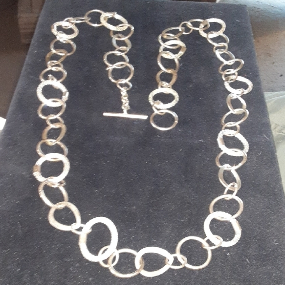 Chic Silver Tone Circle Link Necklace